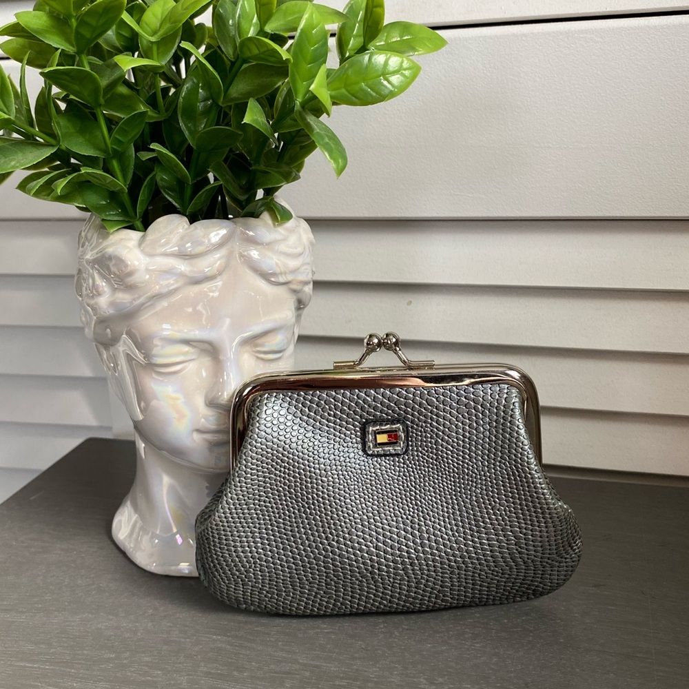 Y2K Tommy Hilfiger Silver / Gray Kisslock Coin Purse